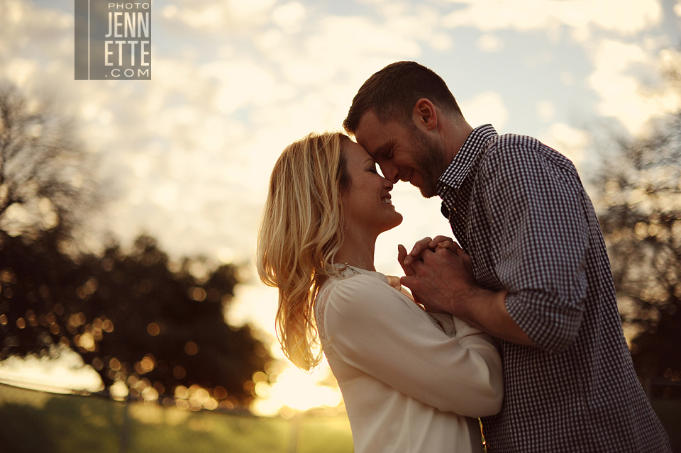 engagement session downtown austin ~ photojennette photography ~ yonder.photojennette.com/gray-mike