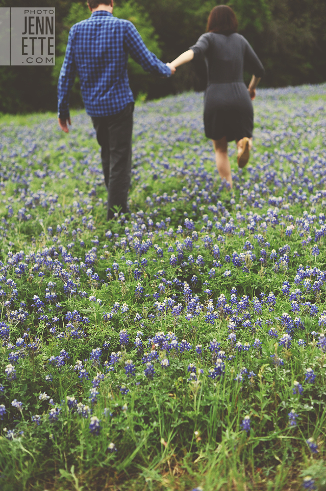 bluebonnet engagement photography - http://yonder.photojennette.com/laura-josh