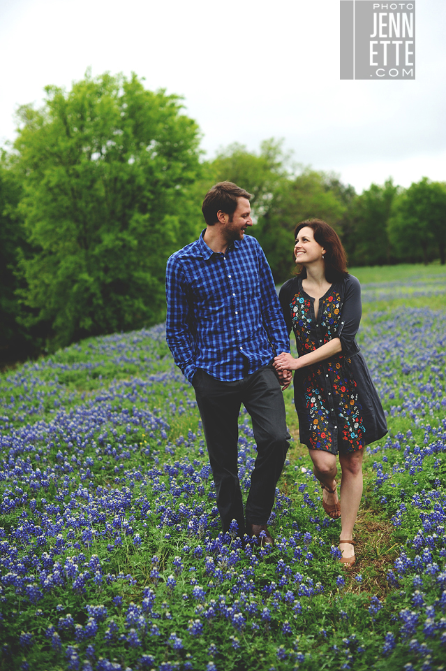 bluebonnet engagement photography - http://yonder.photojennette.com/laura-josh