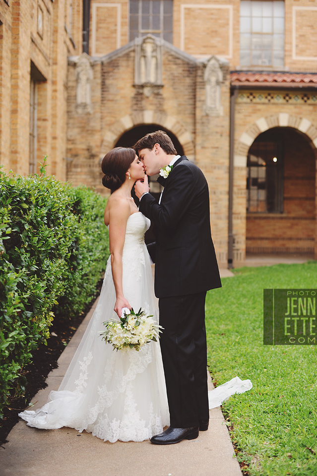 driskill hotel wedding photography - http://yonder.photojennette.com/driskill-hotel-wedding-photography-whitney-mark